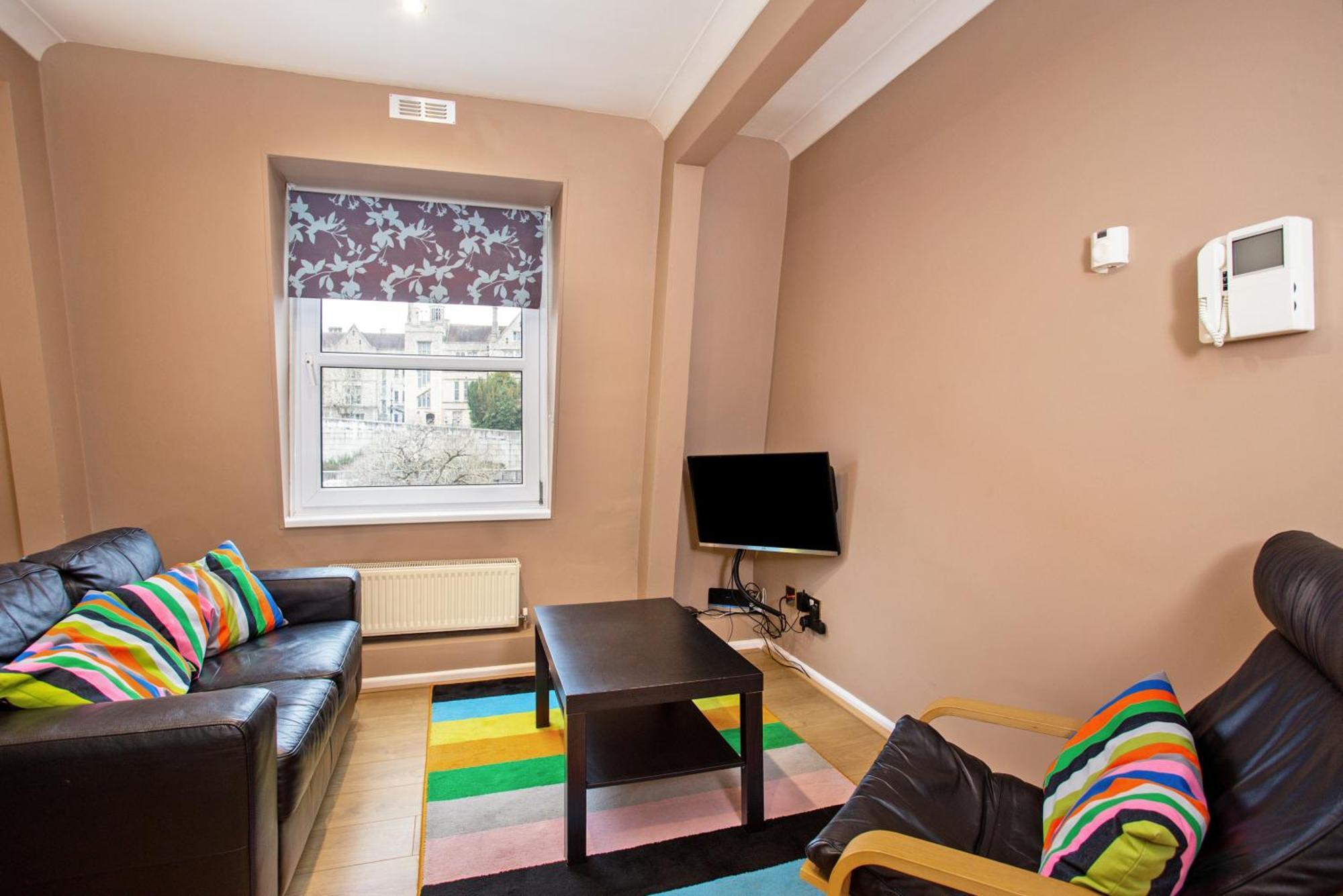 Perfect Perch For Legal Eagle - Winchester Law Courts, High St, Westgate Museum Apartment Exterior photo